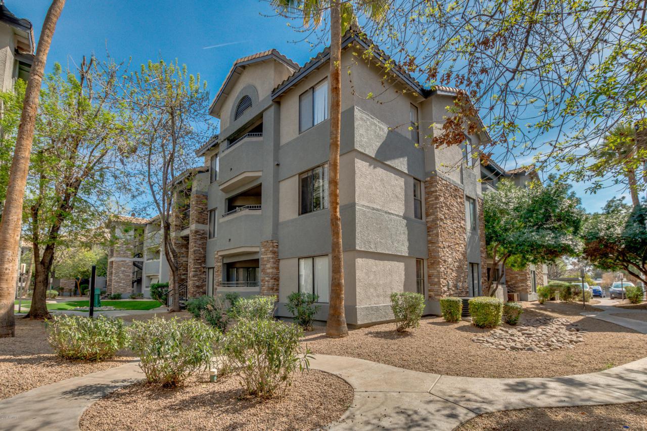 2025 Campbell Avenue - Photo 1