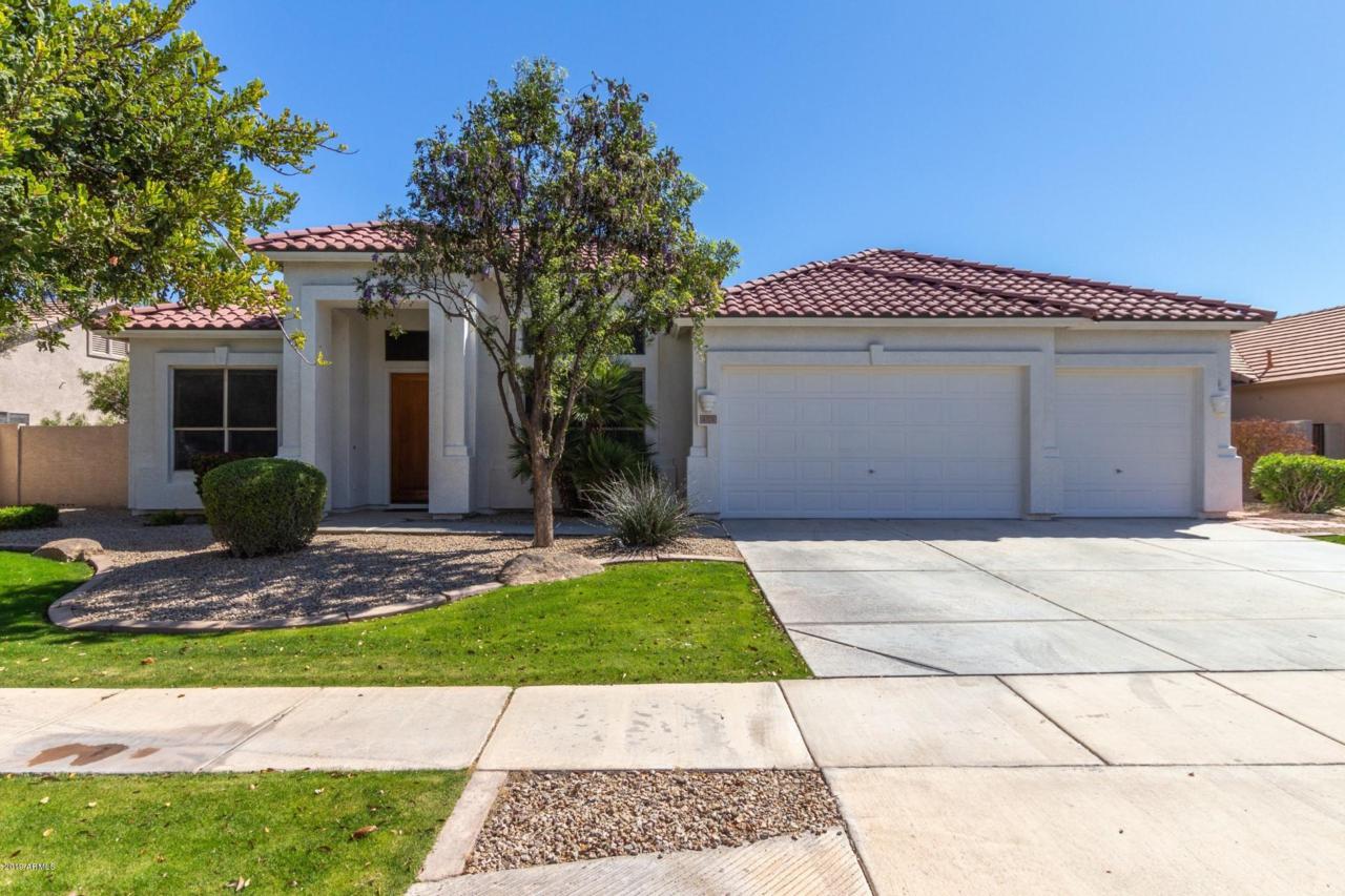 4723 Oleander Drive - Photo 1