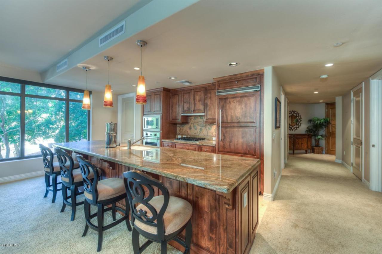 7175 Camelback Road - Photo 1