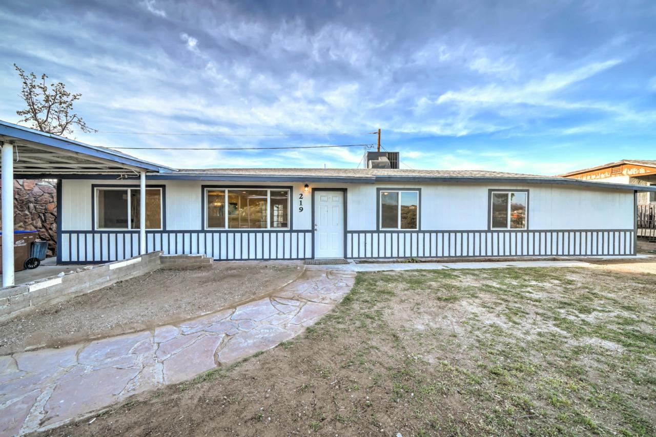 219 Gillette Street - Photo 1