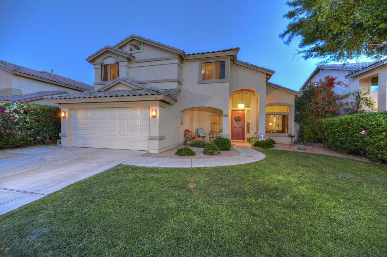 511 Iris Drive - Photo 1