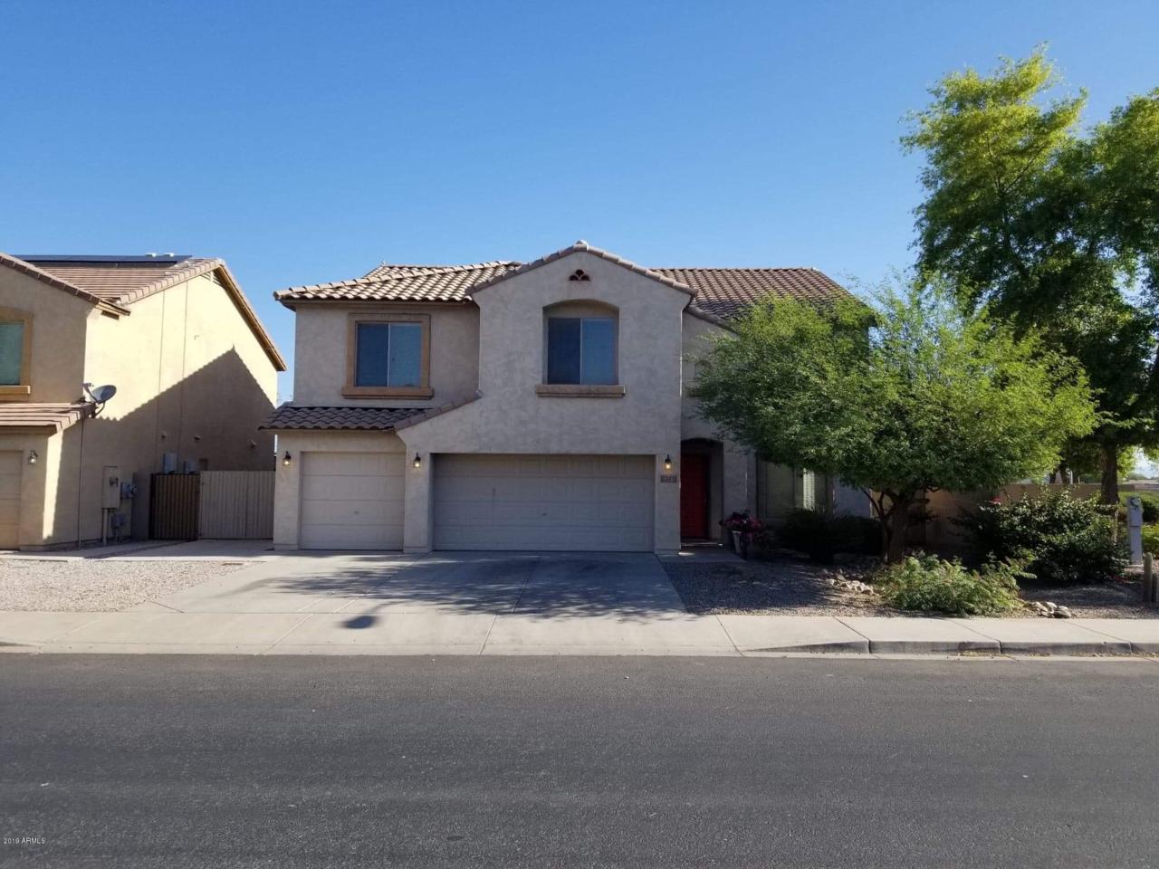 924 Elizabeth Way - Photo 1