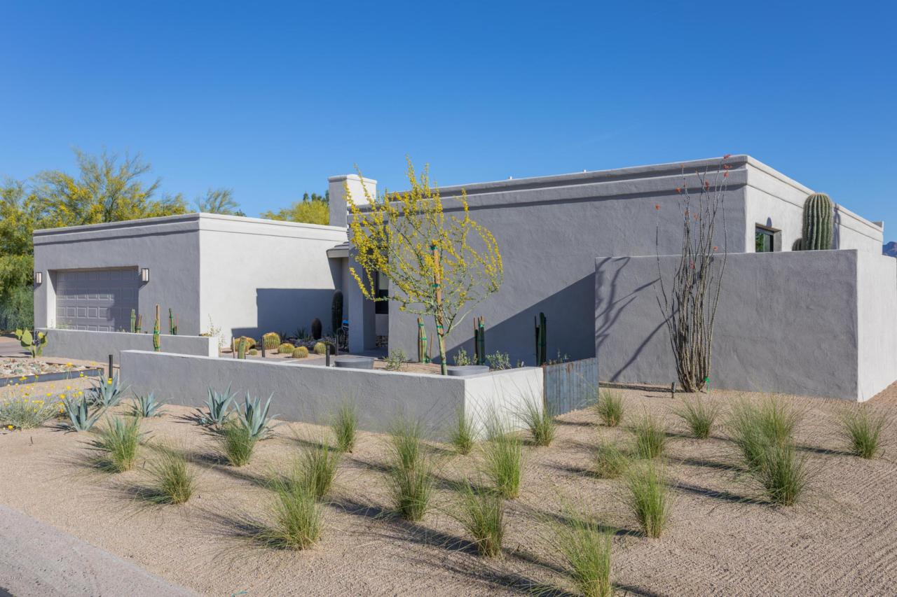 4623 Fanfol Drive - Photo 1