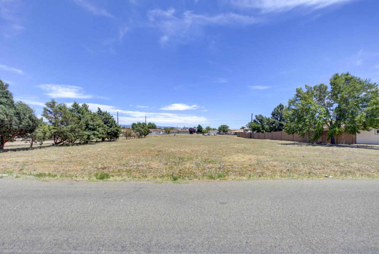 3225 Valley View Drive - Photo 1