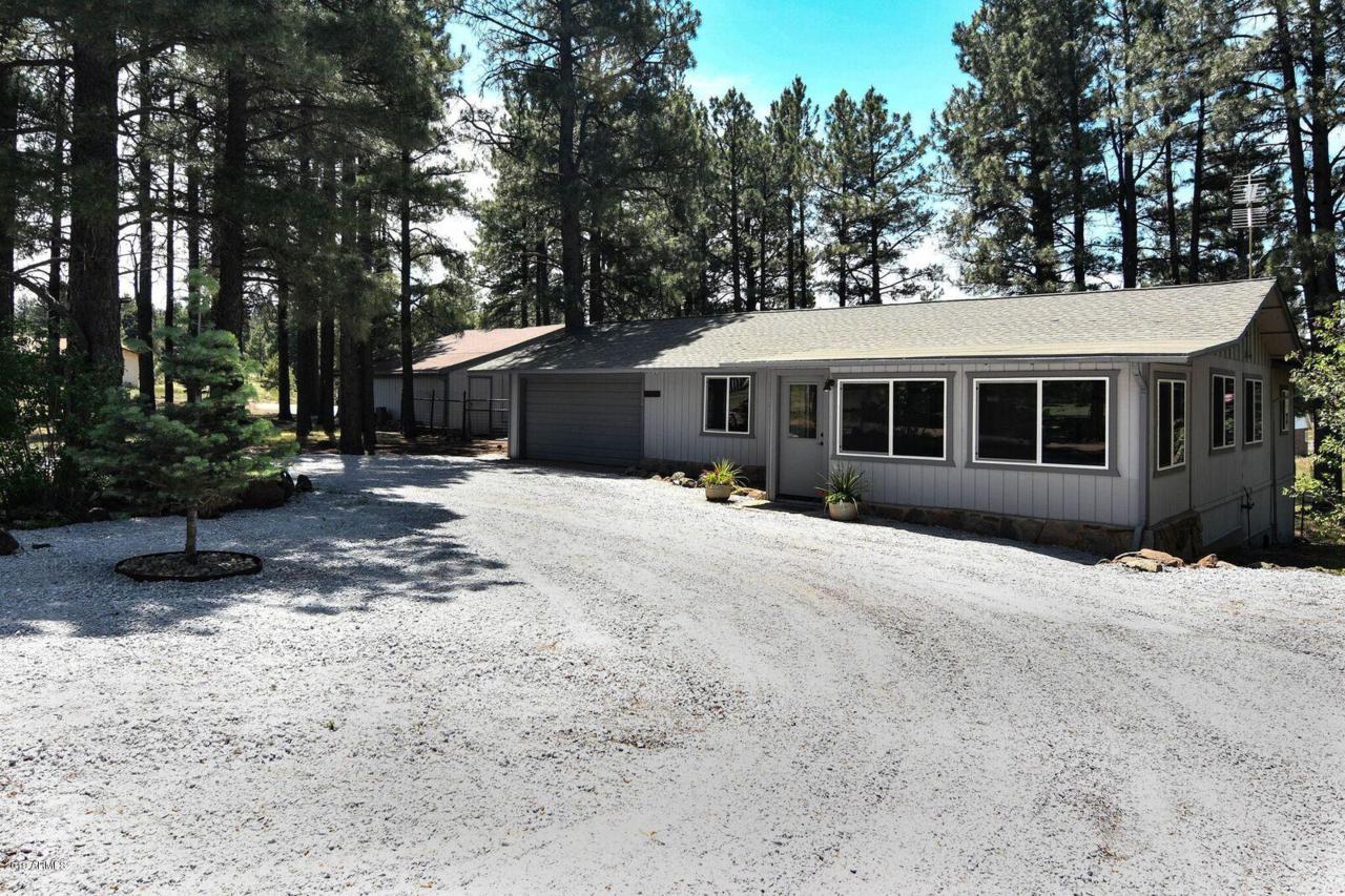 826 Crestview Drive - Photo 1