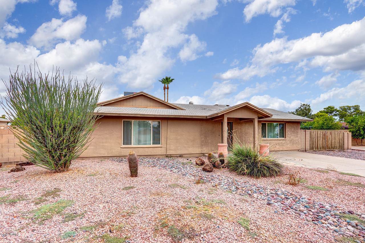 5012 Emile Zola Avenue - Photo 1
