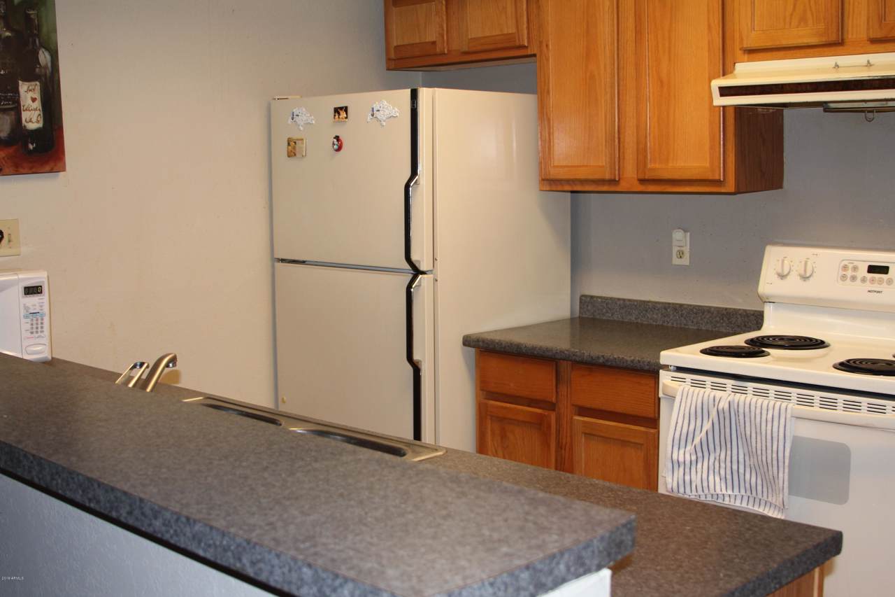 1920 Lindner Avenue - Photo 1
