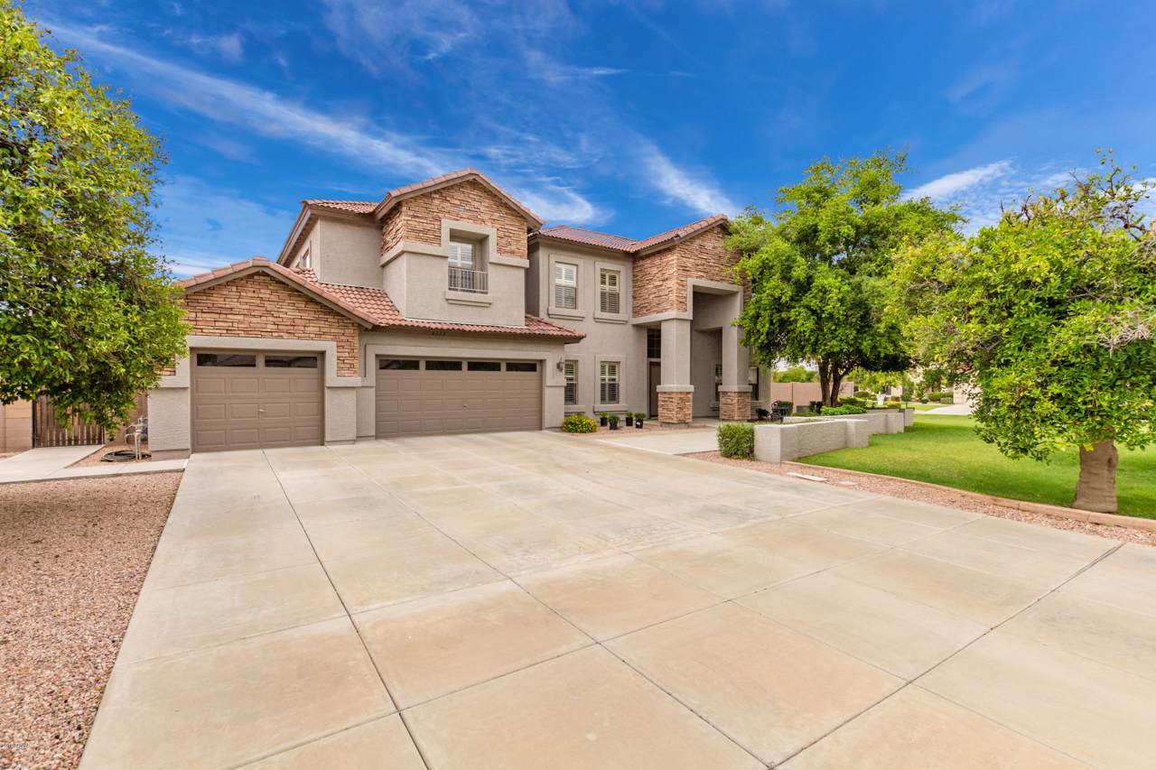 4323 Fox Circle - Photo 1