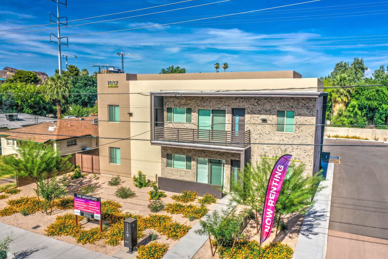 1037 Farmer Avenue - Photo 1