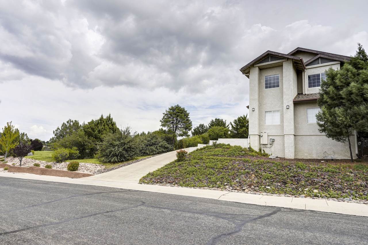 271 Newport Drive - Photo 1