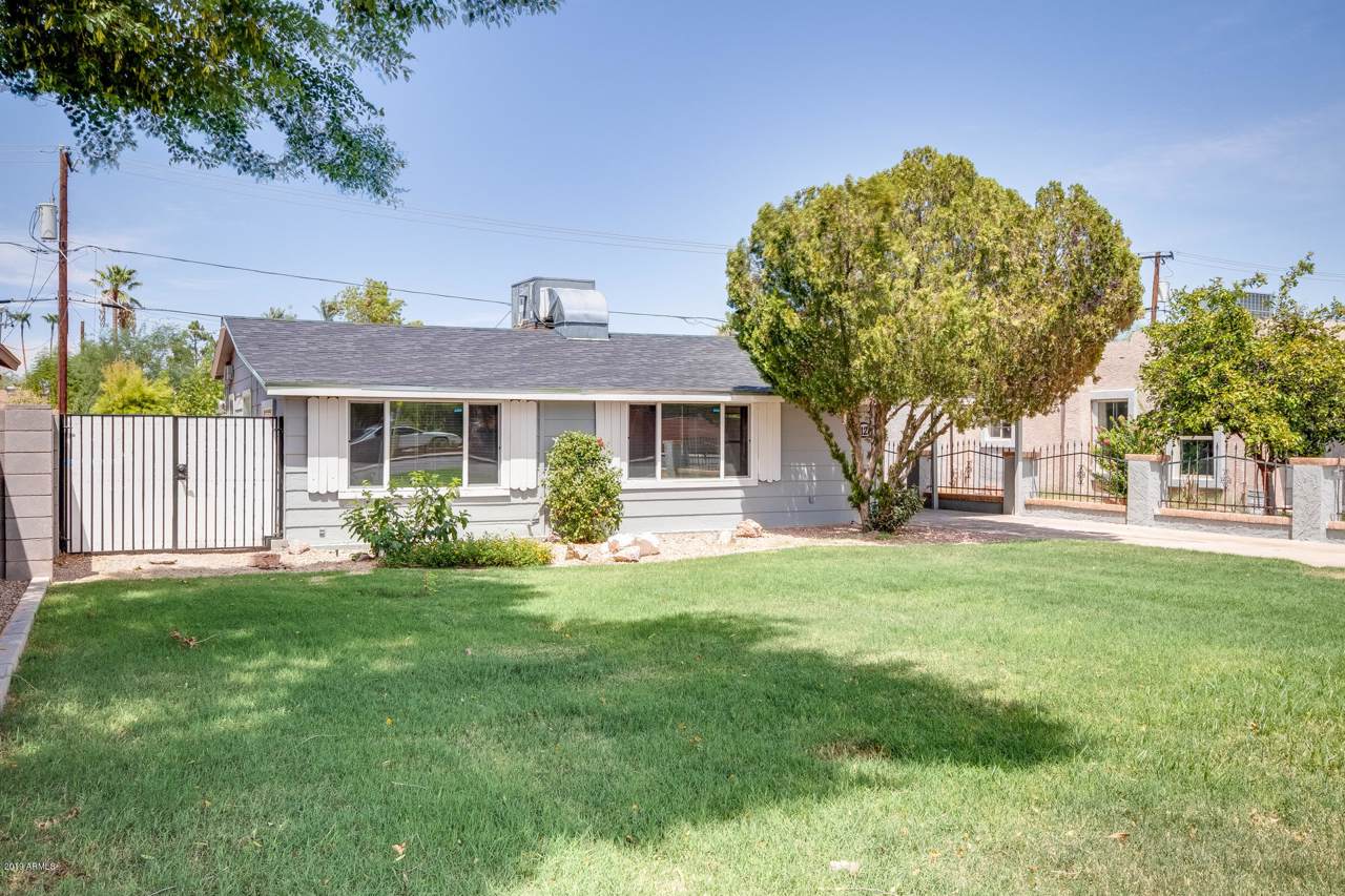 2126 Oak Street - Photo 1