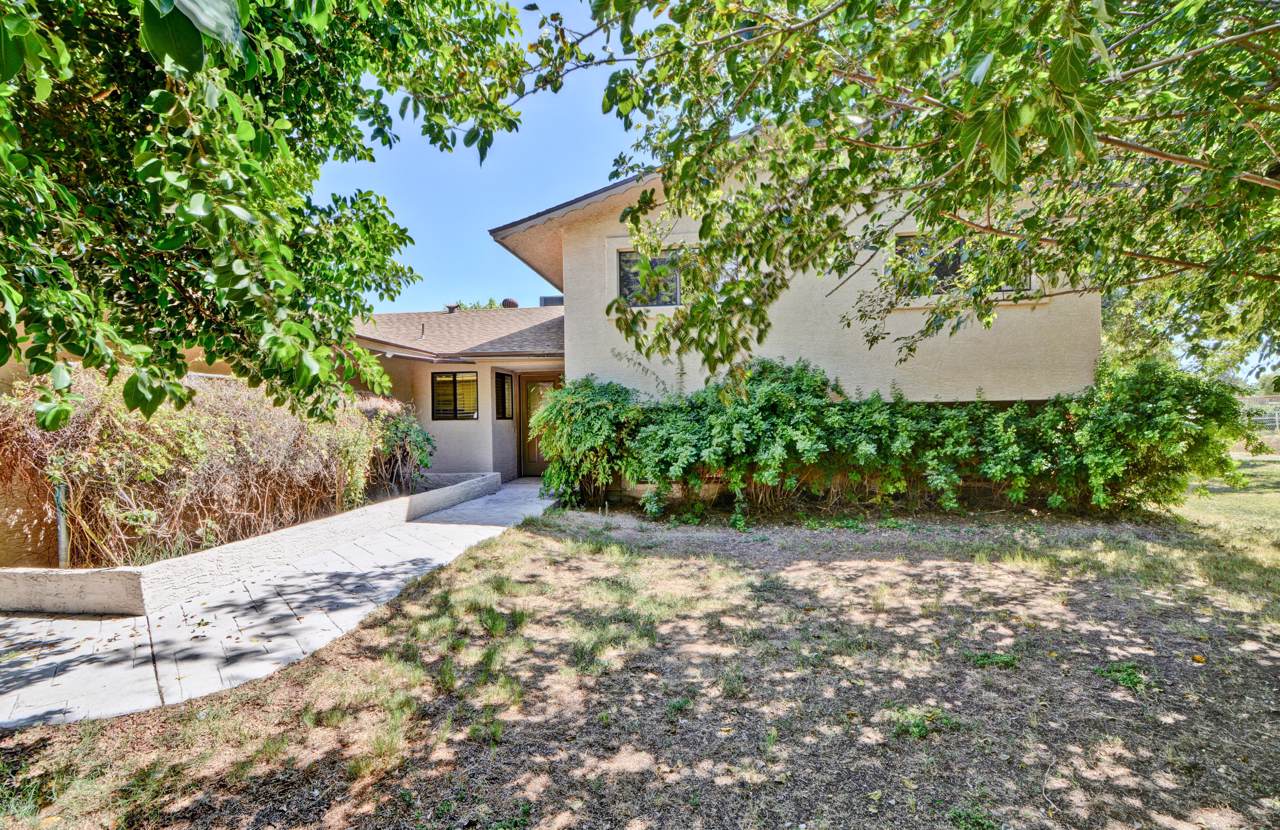 4721 Greenway Road - Photo 1