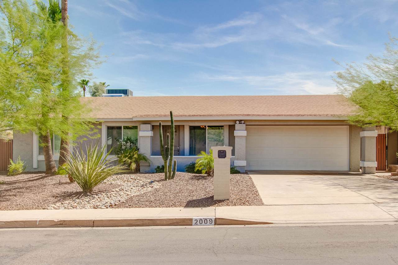 2009 Claire Drive - Photo 1
