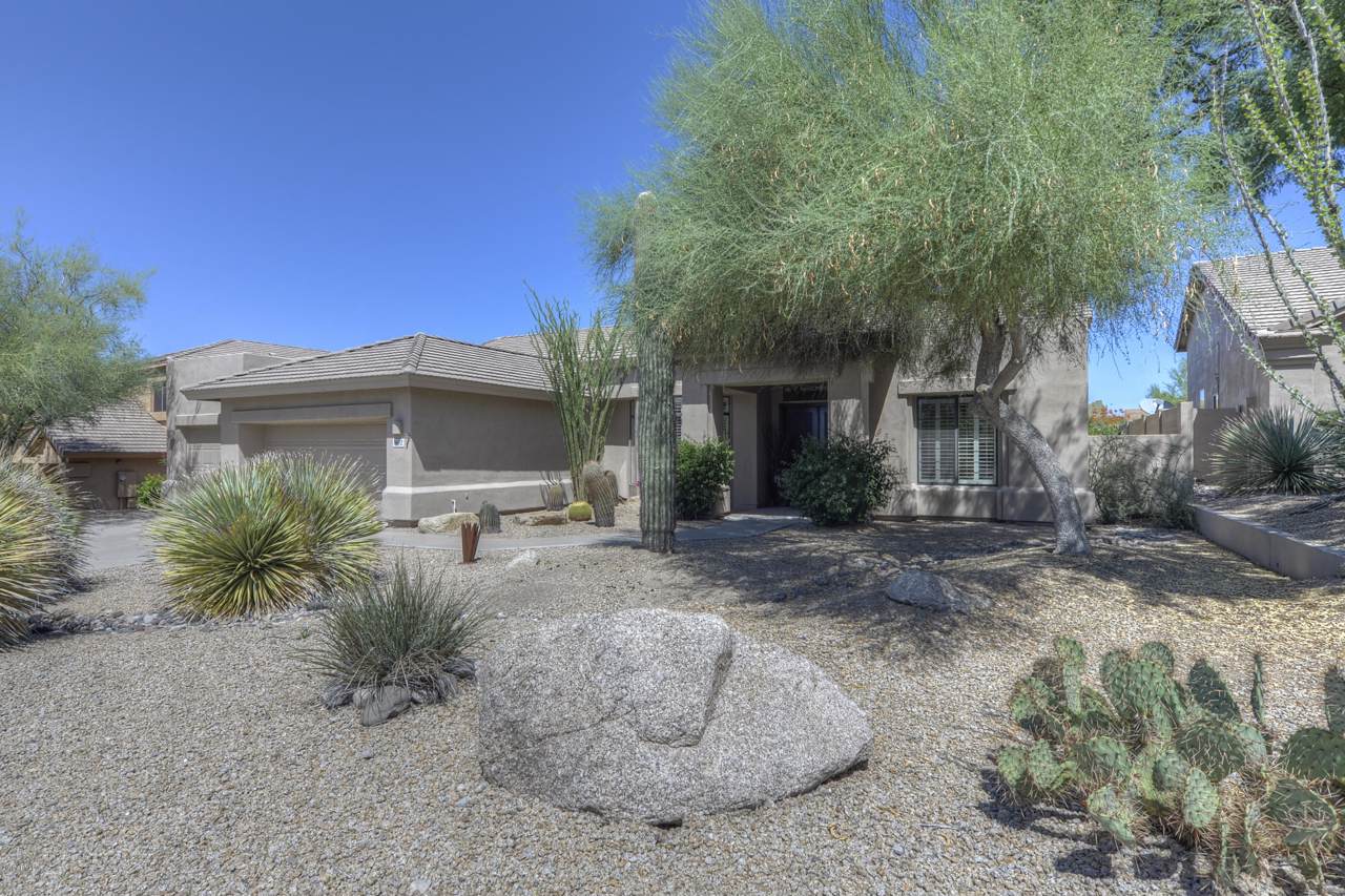 9672 Skinner Drive - Photo 1