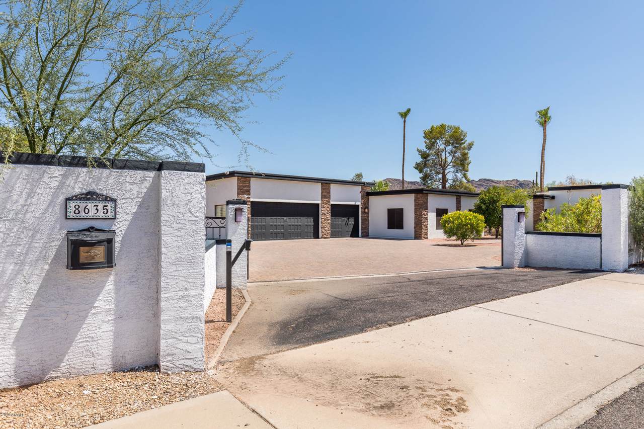 8635 Tatum Boulevard - Photo 1