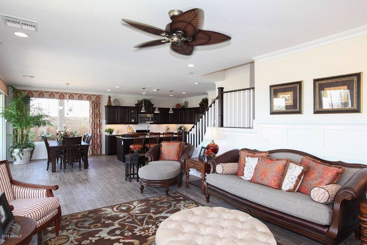 2710 Chatsworth - Photo 1