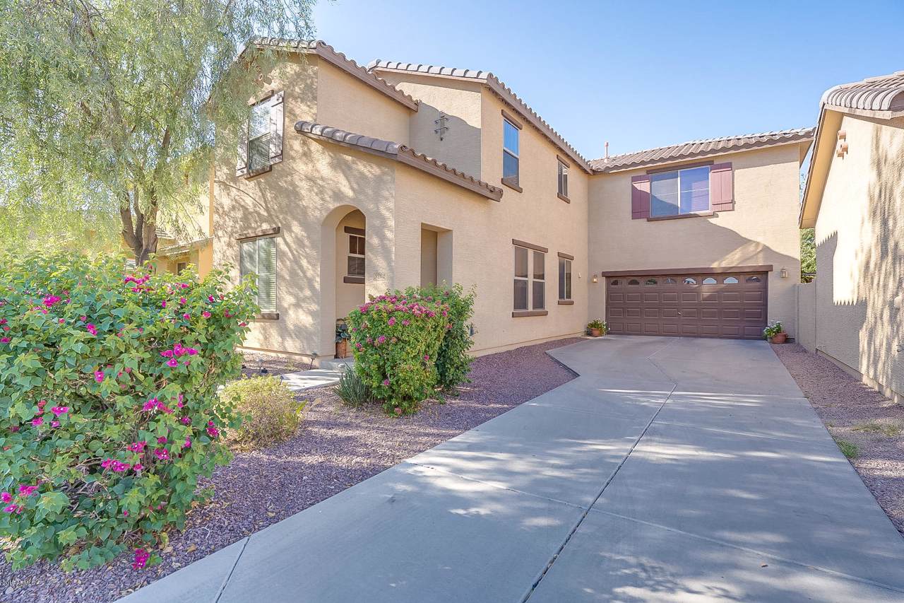 3262 Oakland Street - Photo 1