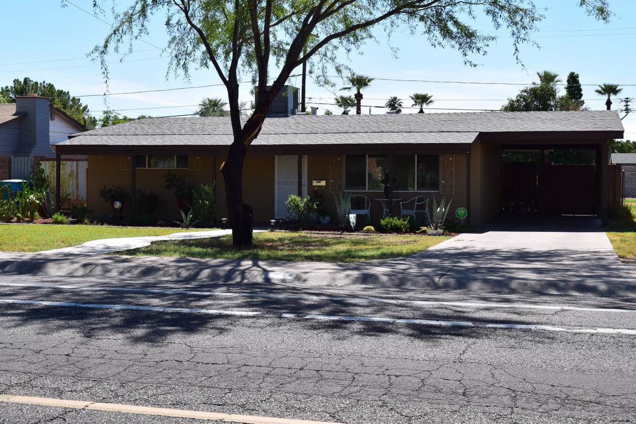 1629 Campbell Avenue - Photo 1