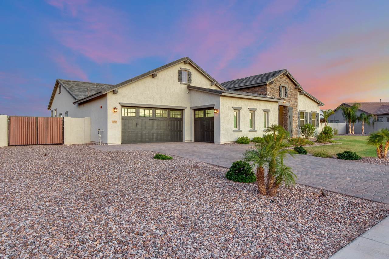 21907 91ST Drive - Photo 1