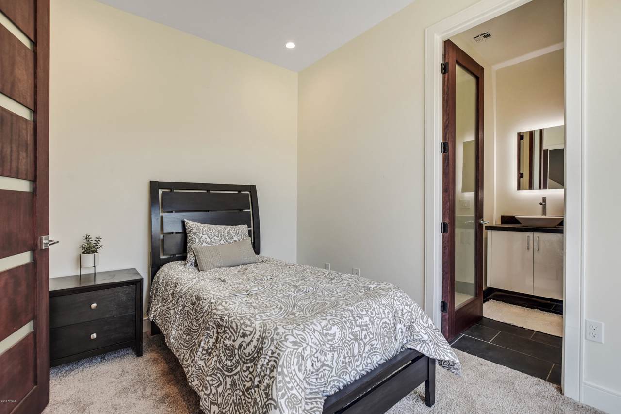 506 Hardy Drive - Photo 1
