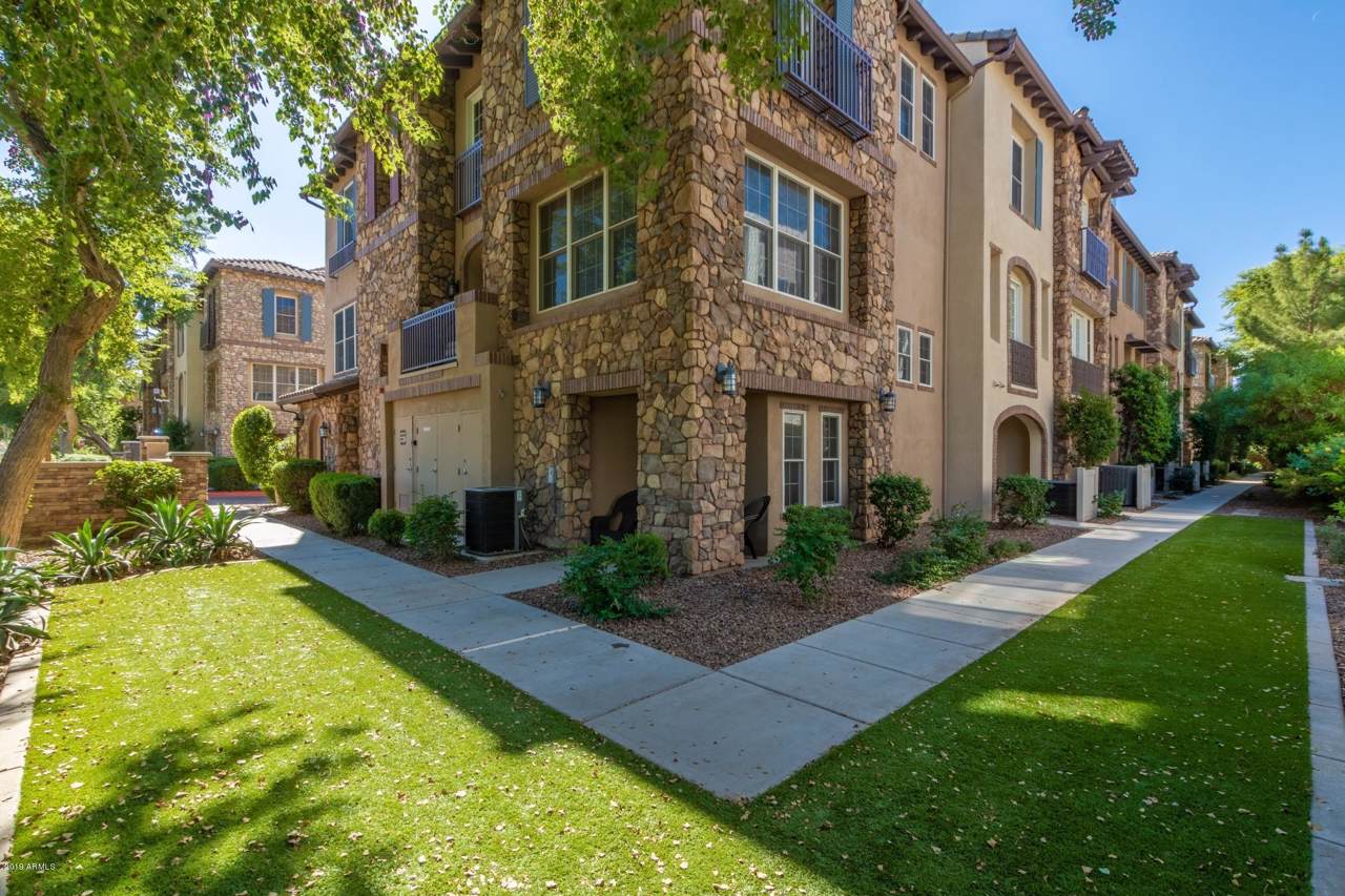 2470 Roma Avenue - Photo 1