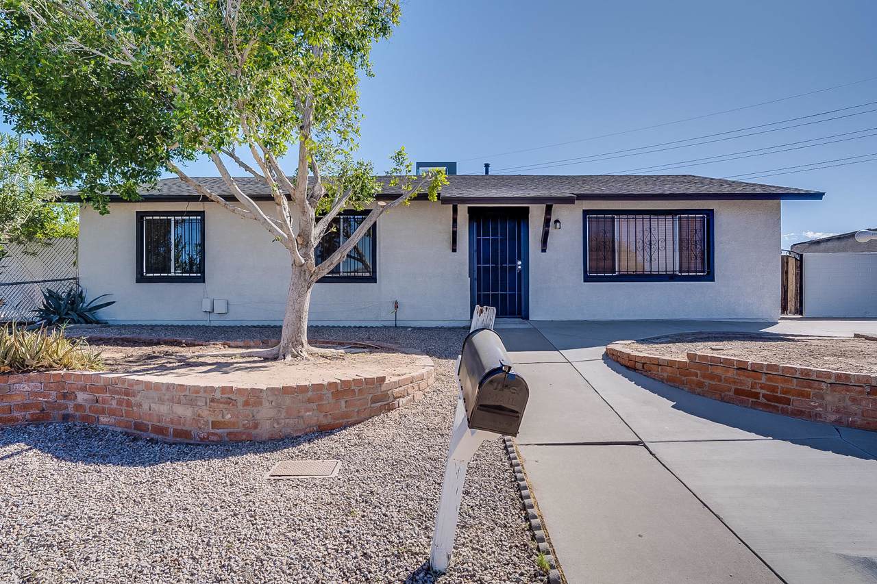 4713 Hidalgo Avenue - Photo 1