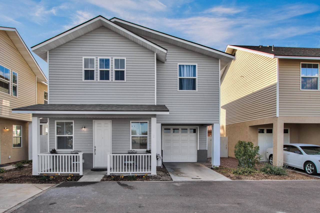3218 Glendale Avenue - Photo 1