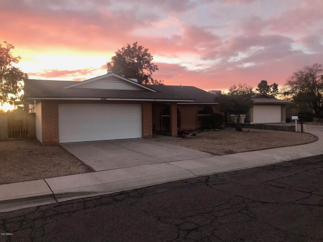 5638 Greenbriar Drive - Photo 1