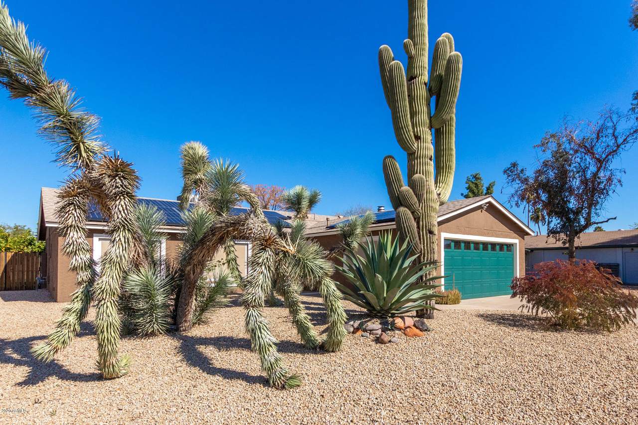 2520 Corrine Drive - Photo 1