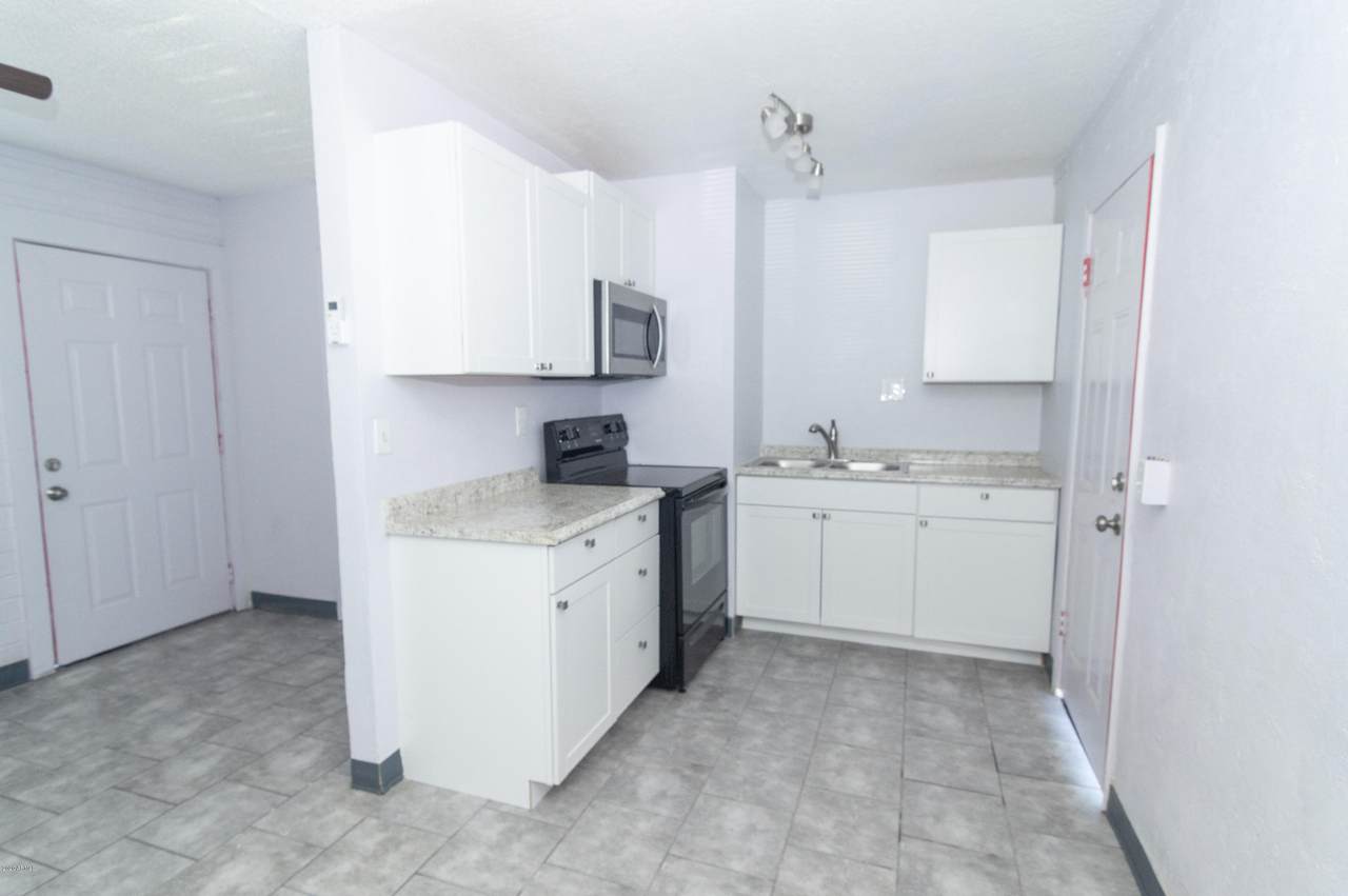 802 11TH Avenue - Photo 1