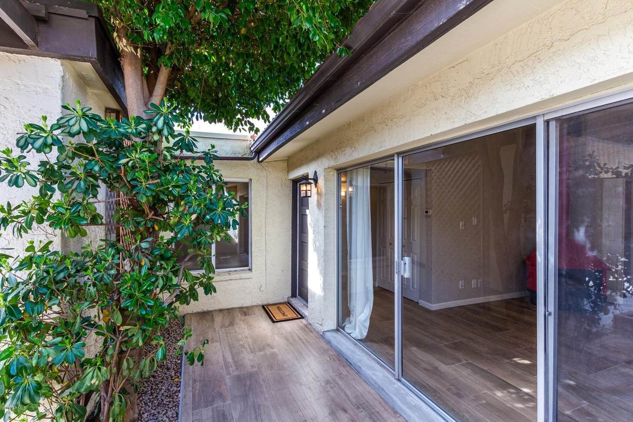 4916 Edgemont Avenue - Photo 1