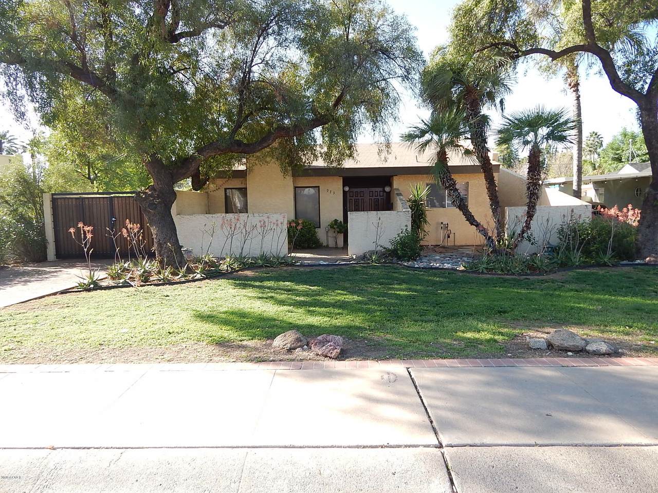913 Glenrosa Avenue - Photo 1