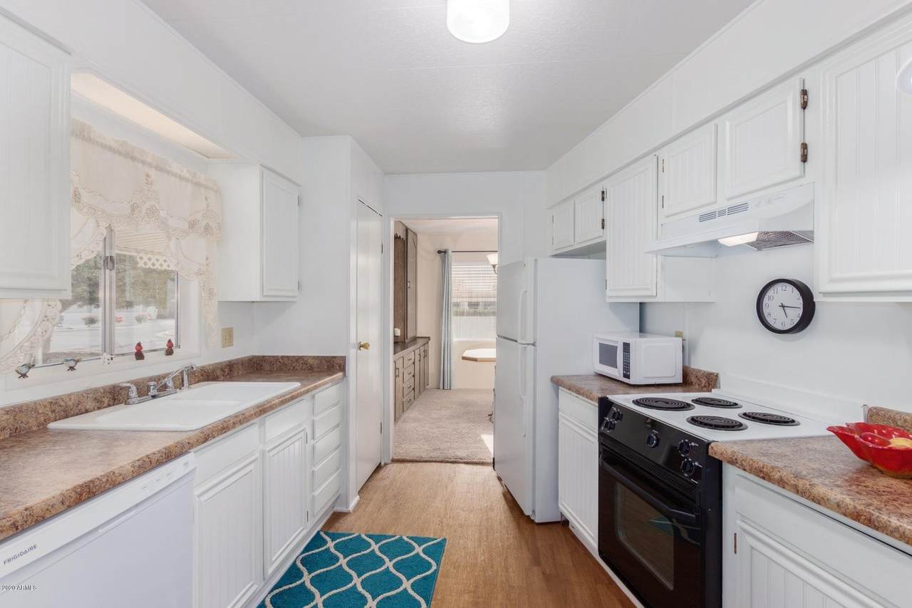 613 83RD Way - Photo 1