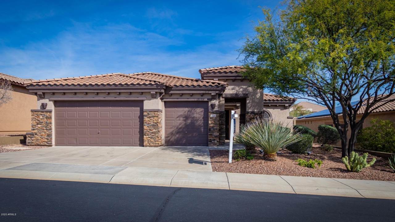 3320 Links Drive - Photo 1