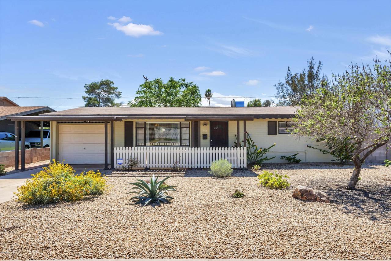 1813 Campbell Avenue - Photo 1