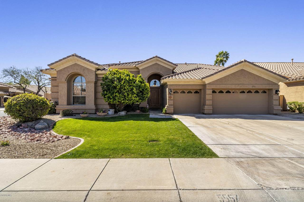 5557 Friess Drive - Photo 1