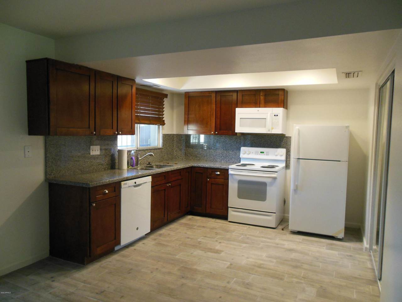 2922 Clarendon Avenue - Photo 1 2922 Clarendon Avenue - Photo 1