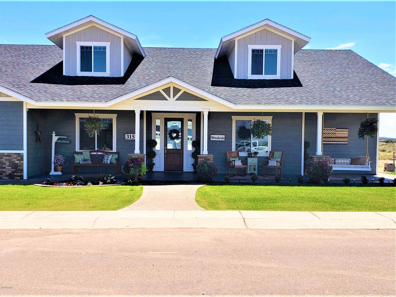 315 Sandstone Drive - Photo 1
