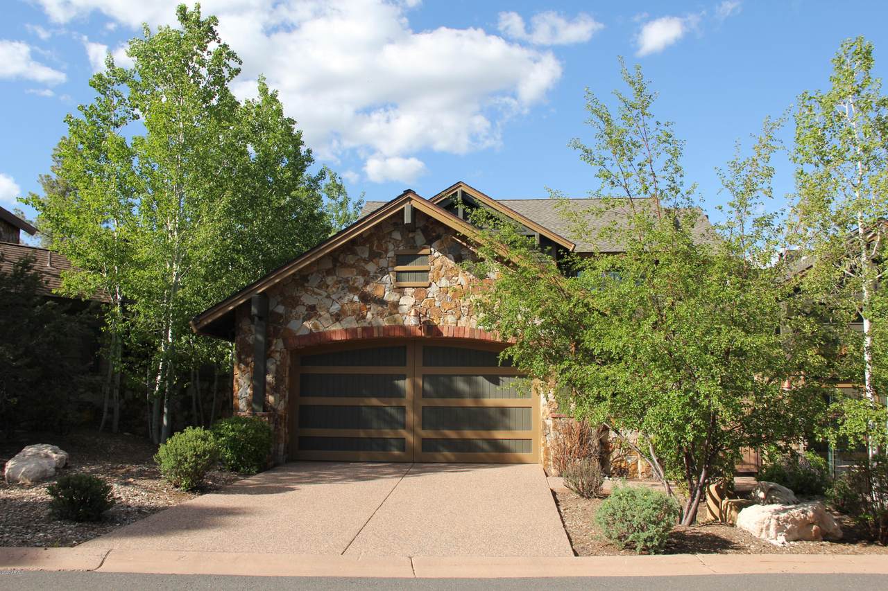 1507 Castle Hills Drive - Photo 1