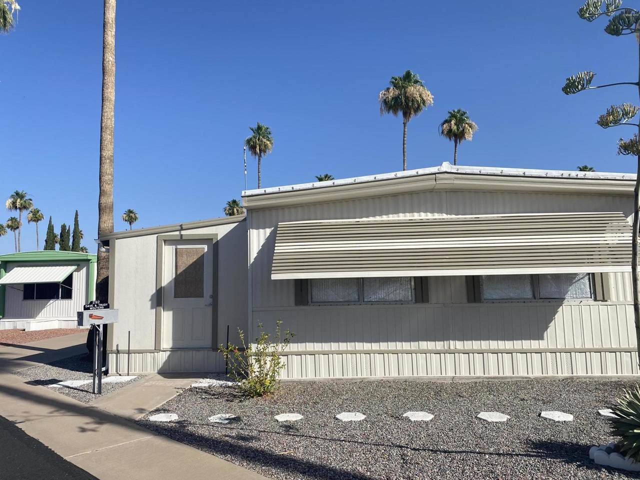4065 University Drive - Photo 1