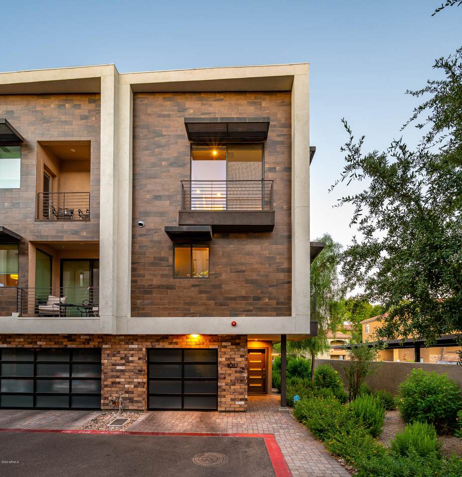 3233 70TH Street - Photo 1