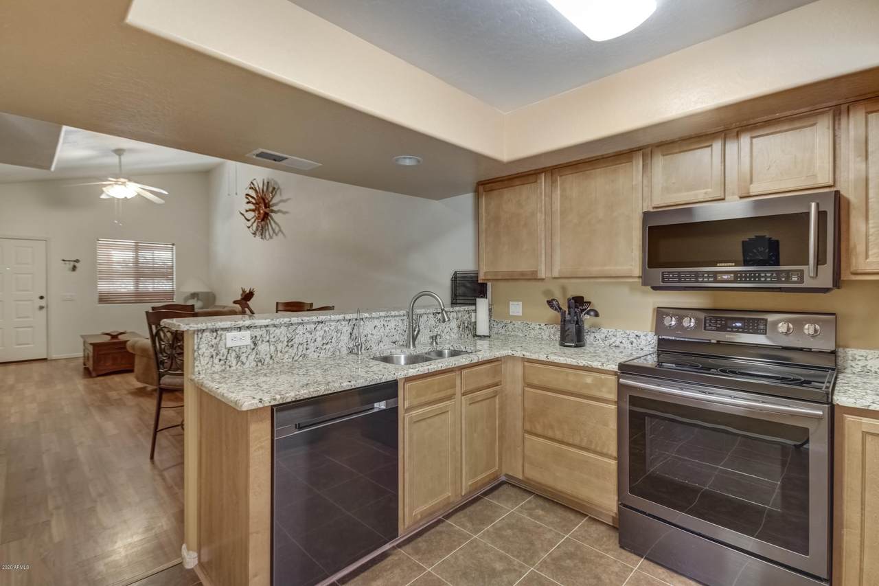 537 Delaware Drive - Photo 1