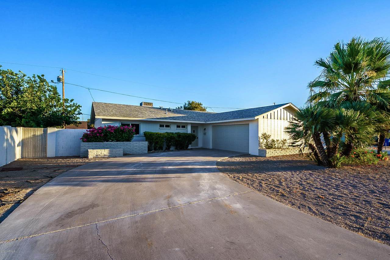 3215 Delcoa Drive - Photo 1