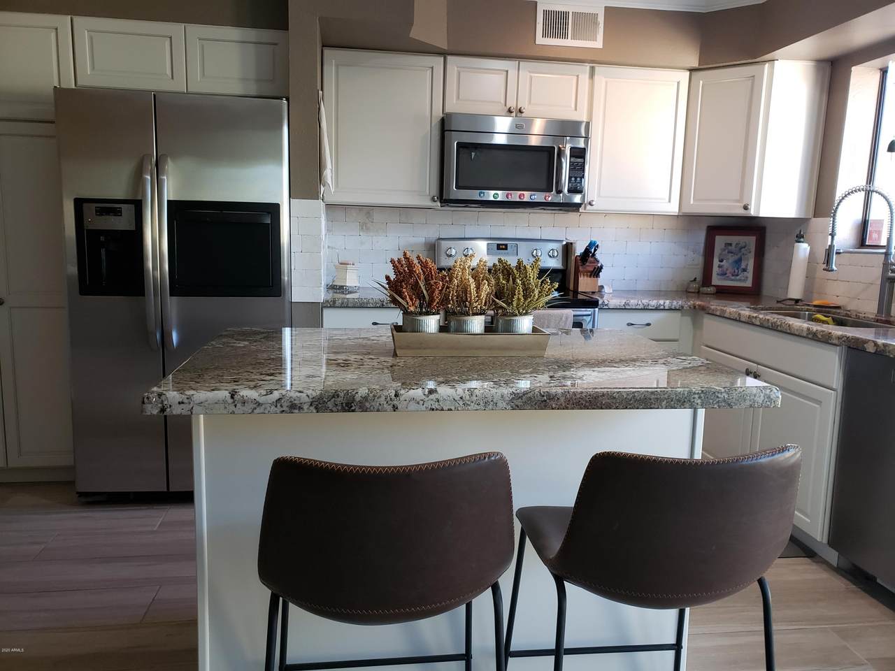 1425 Desert Cove Avenue - Photo 1