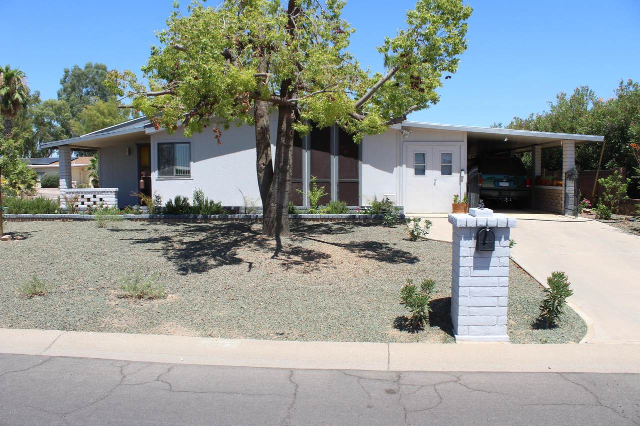 9216 Sun Lakes Boulevard - Photo 1