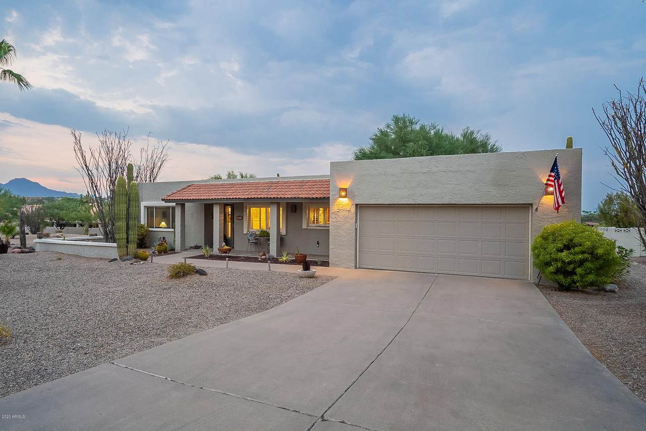 16208 Bainbridge Avenue - Photo 1