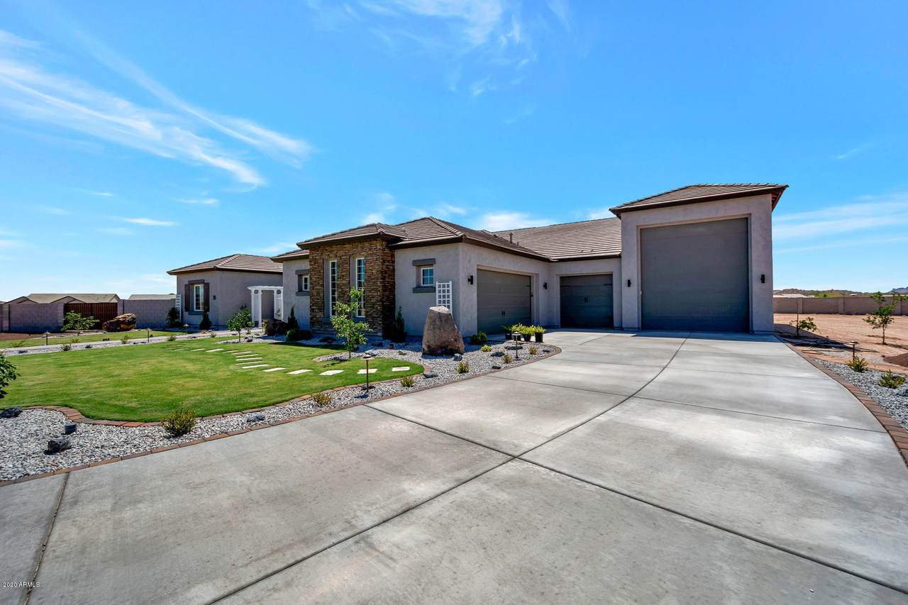 543 Sedgwick Street - Photo 1