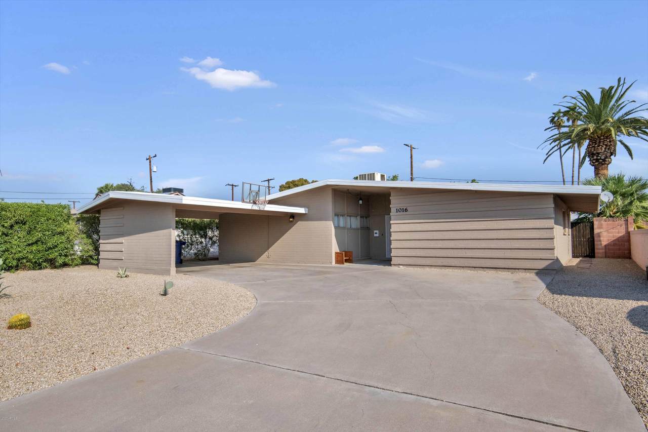 1016 Larkspur Lane - Photo 1