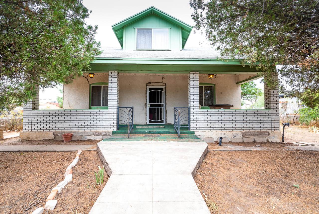 1047 7TH Street - Photo 1