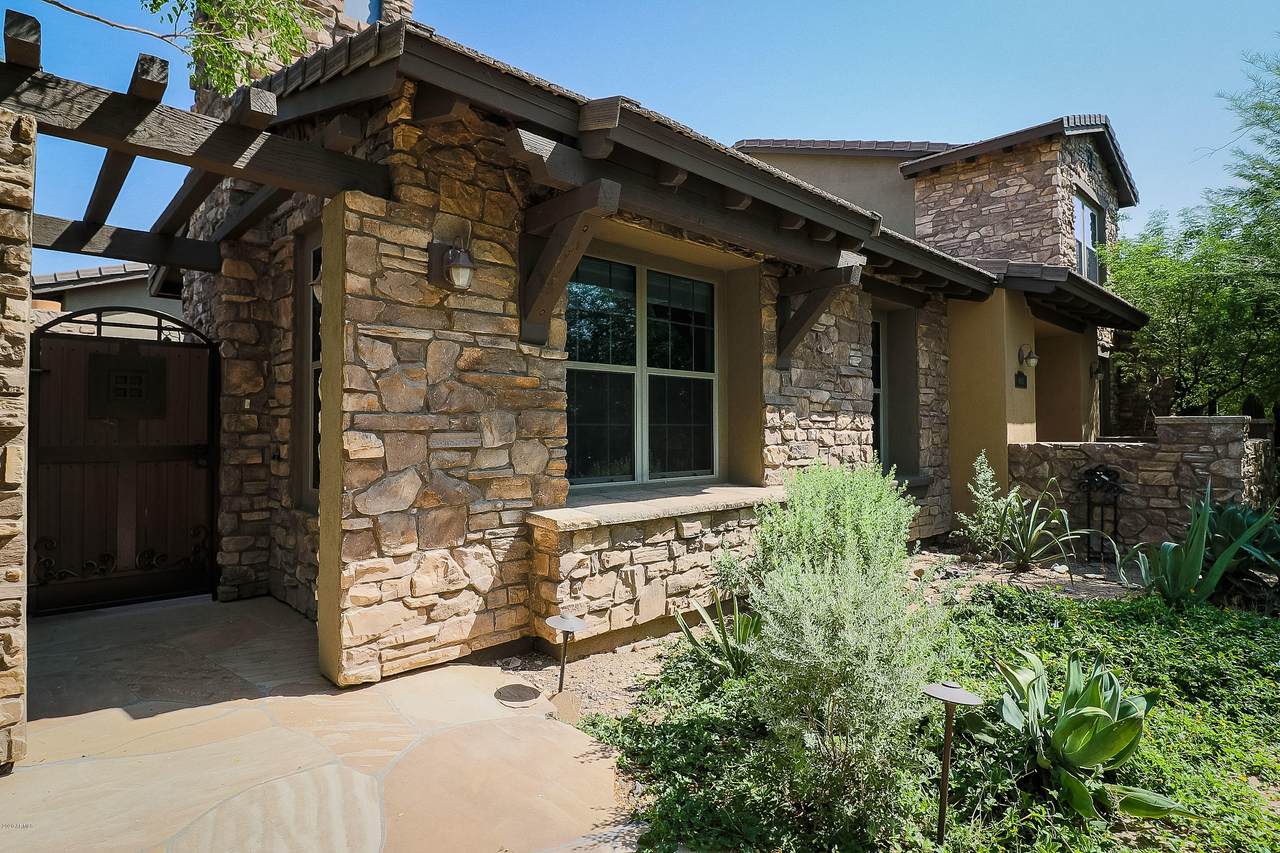 18505 94TH Street - Photo 1